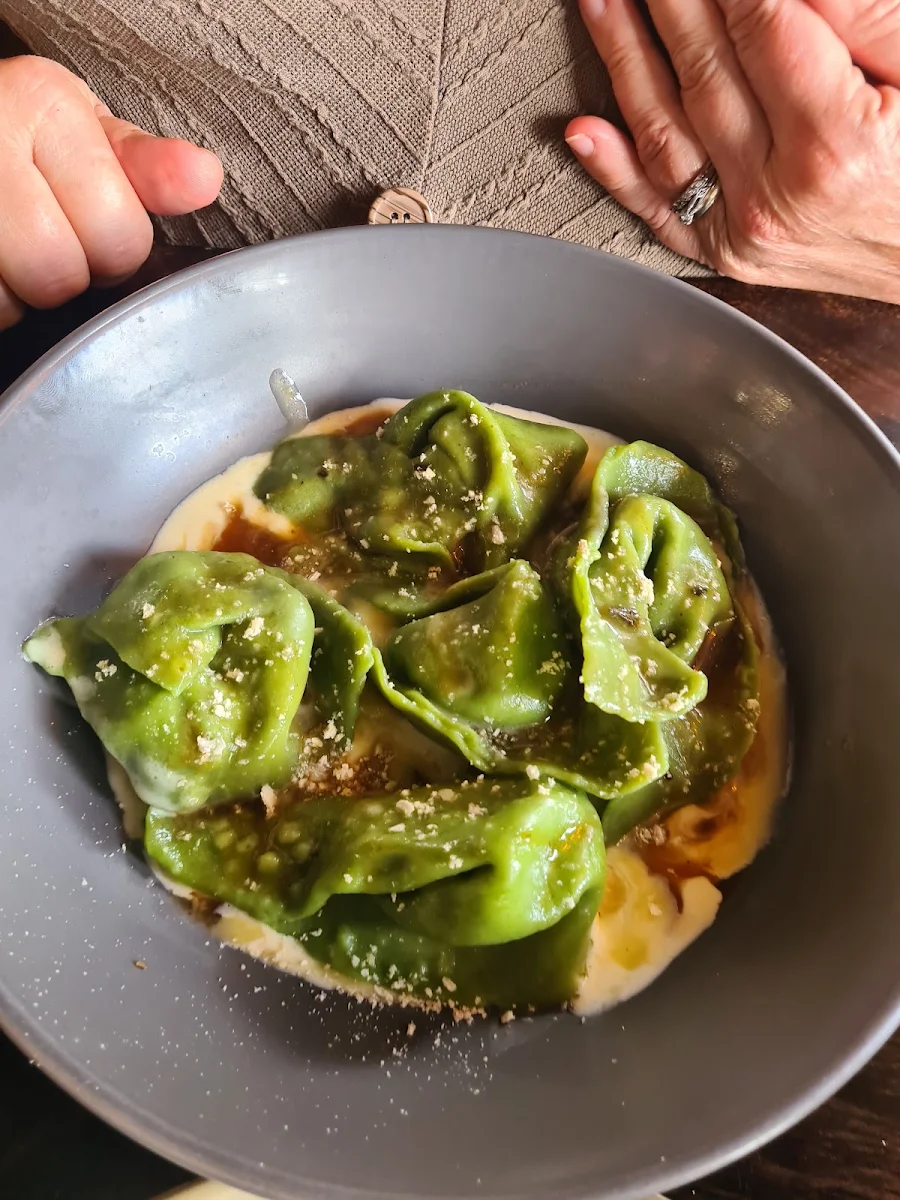 Capellacci Verdi, Locale Mio