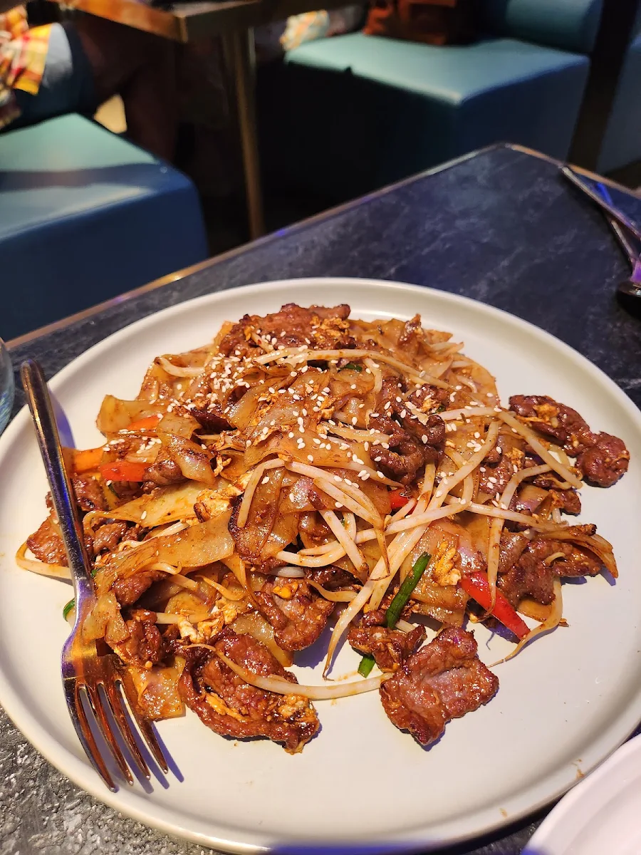 Hong Kong Stir Fried Rice Noodle