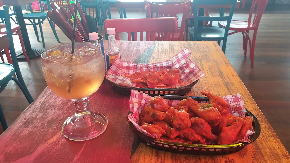 Buffalo Wings, El Camino Cantina