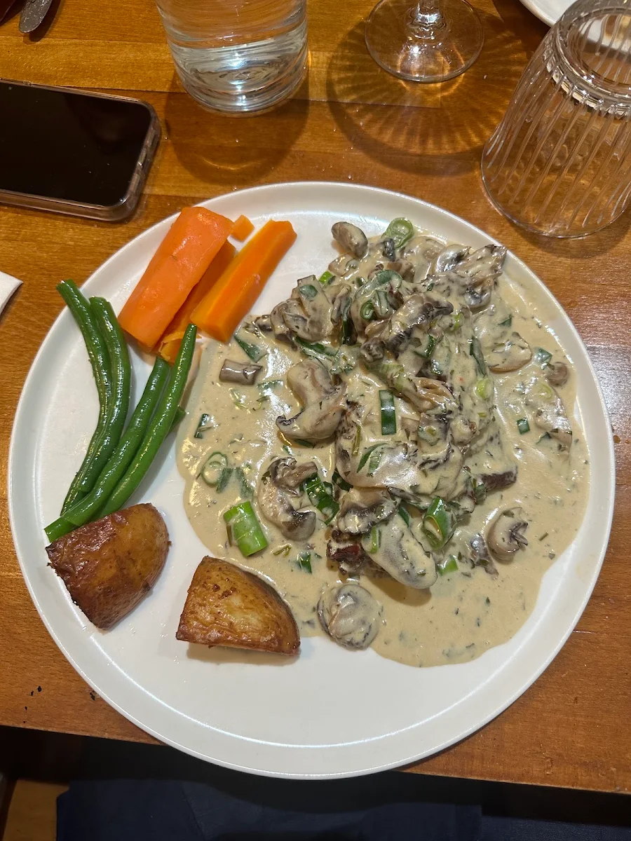 Highlights, Emilio’s Ristorante The Junction