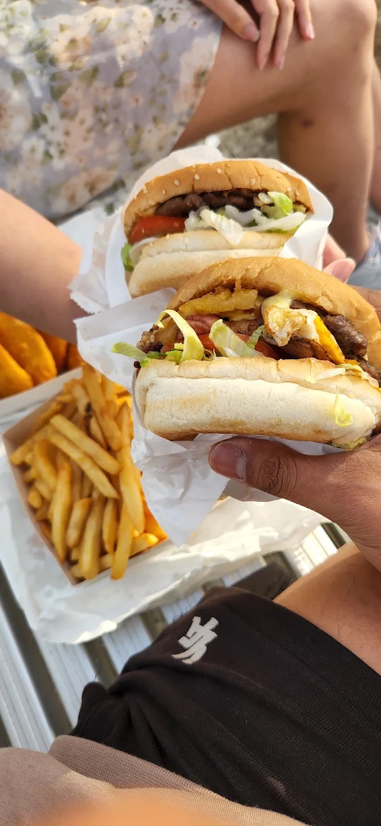 Highlights, Kook-A-Burger