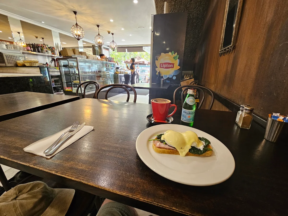 Highlights, Jungle Berry Cafe