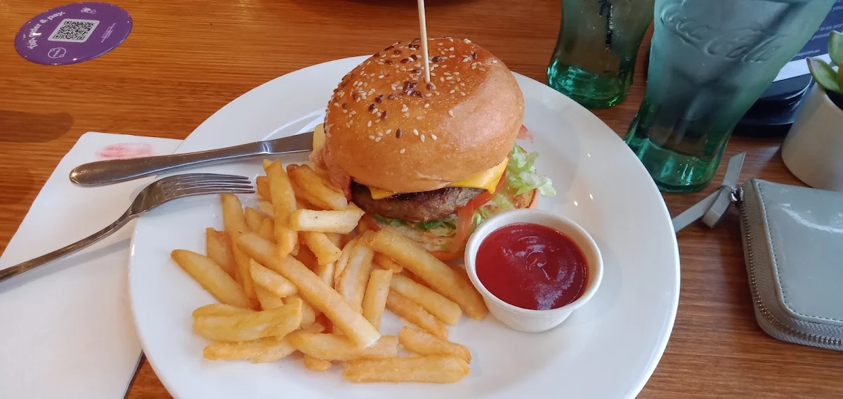 Beef Burger, Sandown Park Hotel