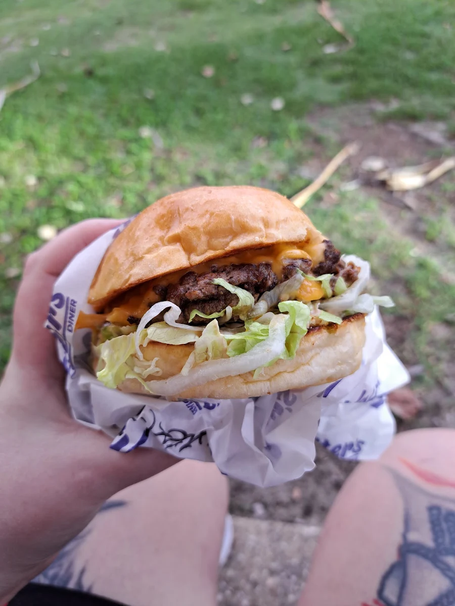 Cheeseburger, Walter's Diner