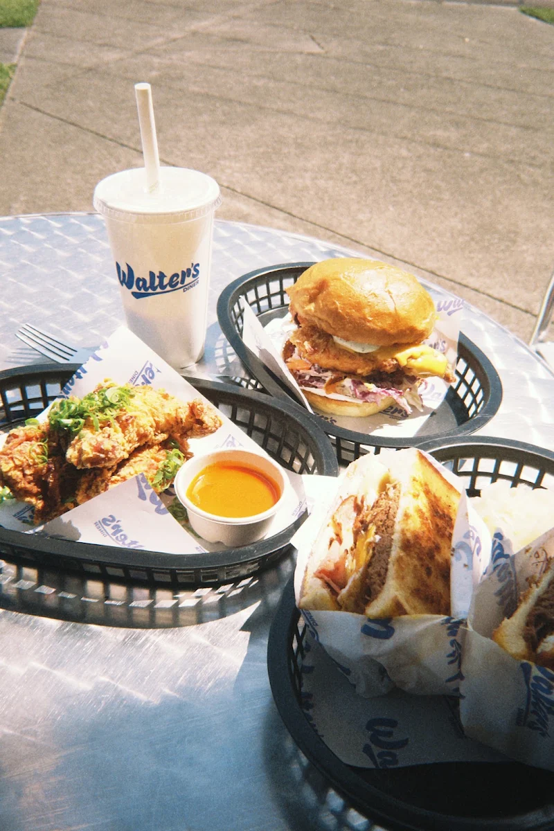 Highlights, Walter's Diner
