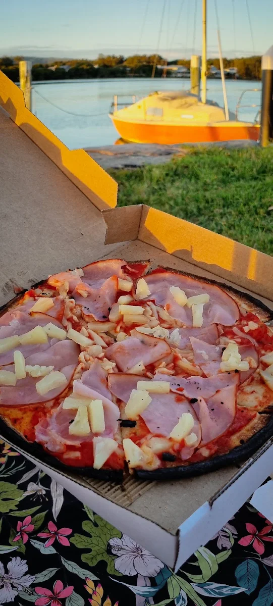 Highlights, Sorrento Pizzeria Empire Bay