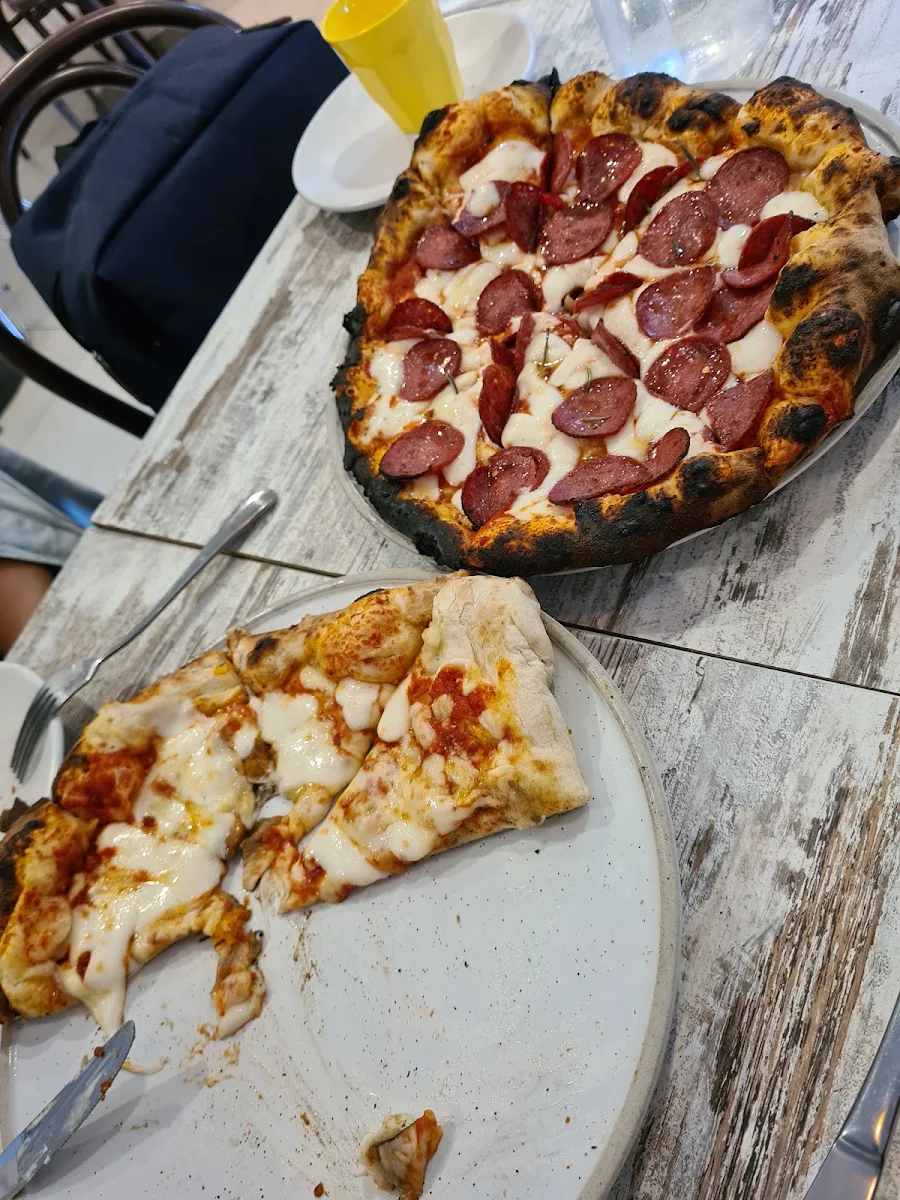Maximus BBQ Meatlovers, Sorrento Pizzeria Empire Bay
