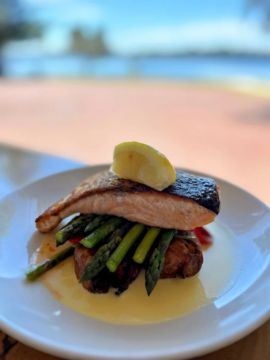 Highlights, Walters River Café