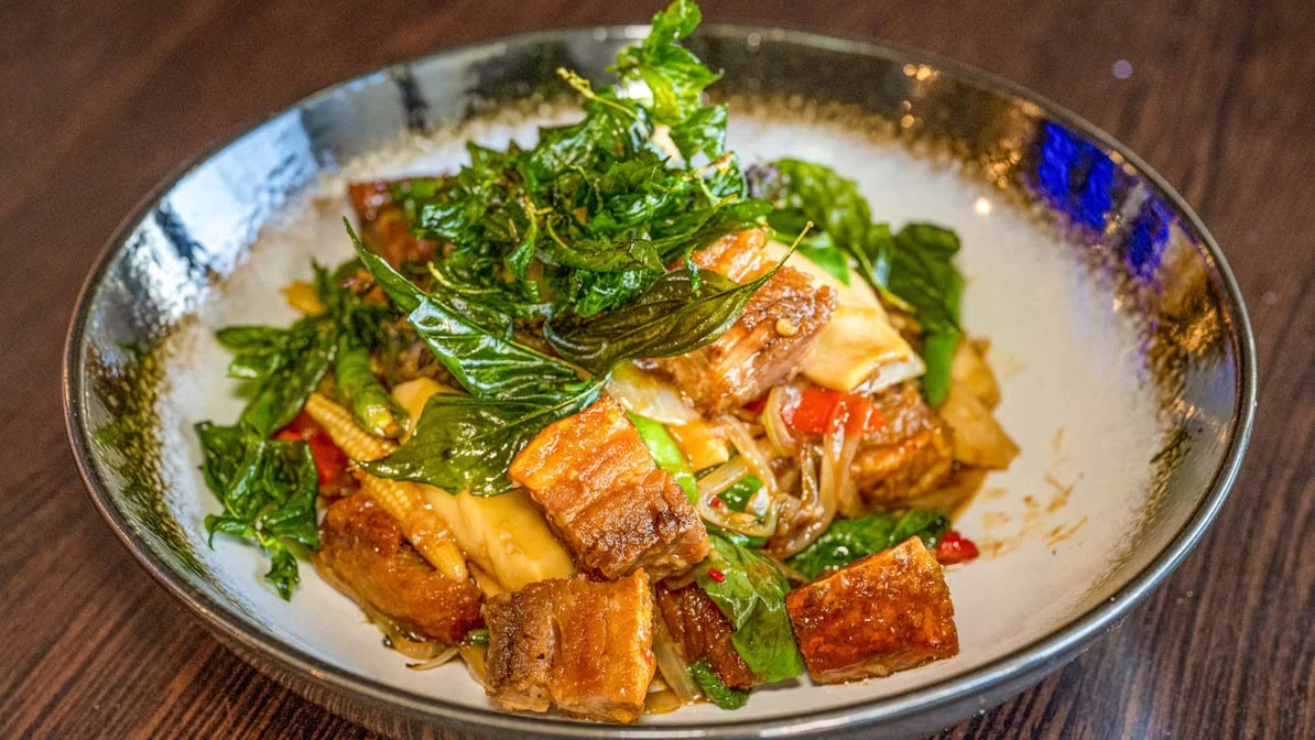 Pad Kana Moo Krob GF