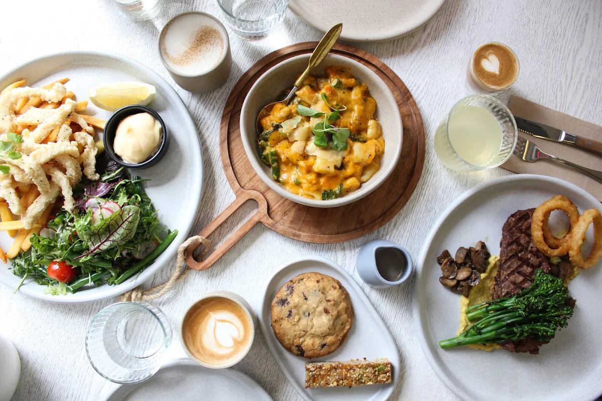 Highlights, Waterfront Pantry