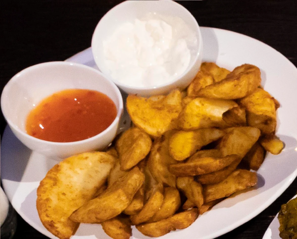 Chips with Tomato Sauce
