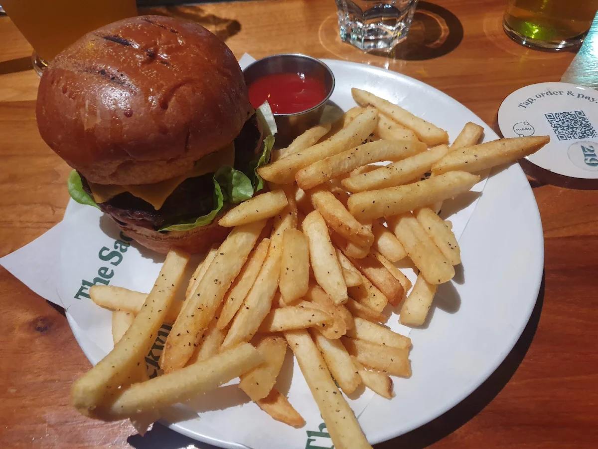 Beef Burger, Sackville Hotel