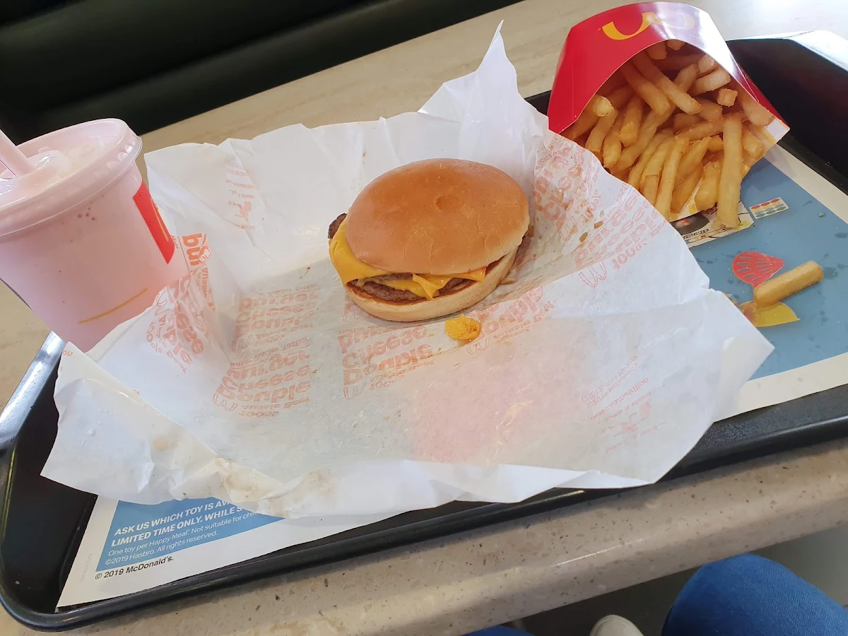 Cheeseburger Meal, McDonald's Preston II