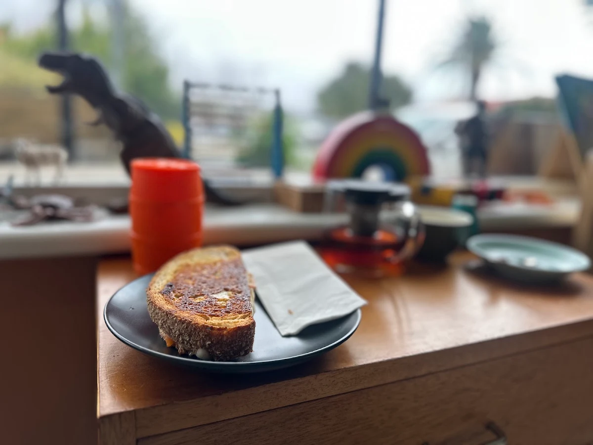 Highlights, Lampshade Cafe