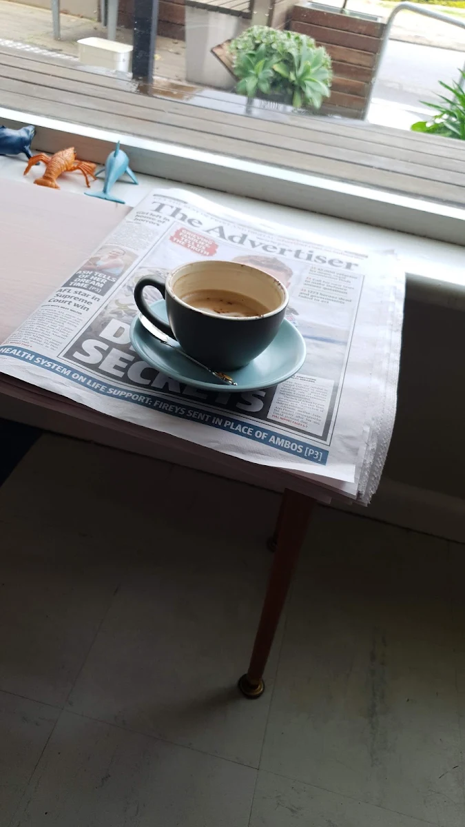 Highlights, Lampshade Cafe