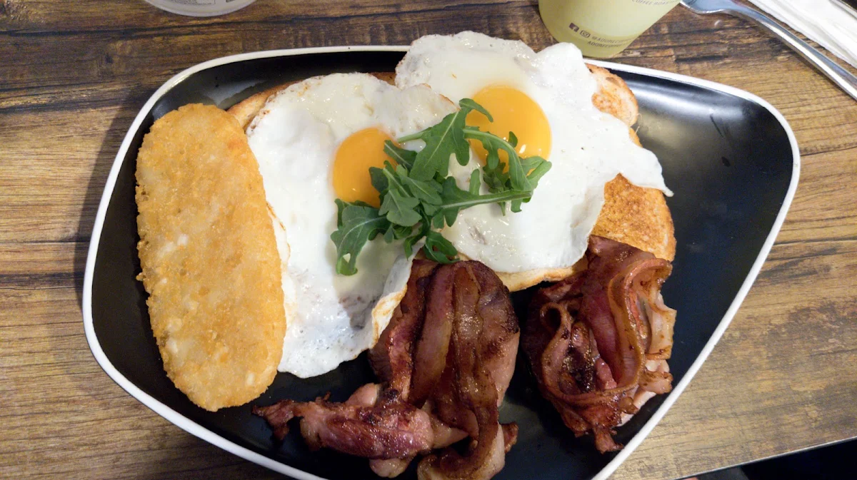 Bacon and Eggs, Tourist Cafe