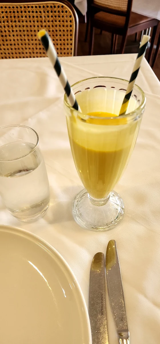 Mango Lassi, Jheel