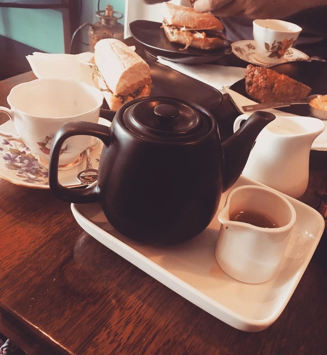 Earl Grey Tea, The Brass