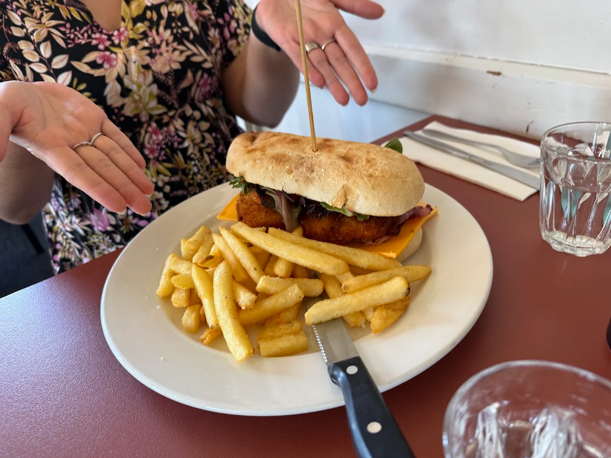 Highlights, Gordon Hotel & Bottle Shop, Gordon VIC