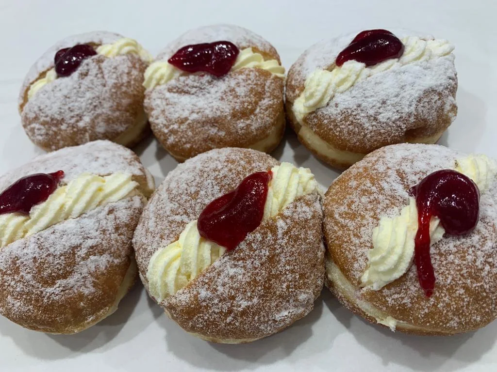 Highlights, Karl's Donuts