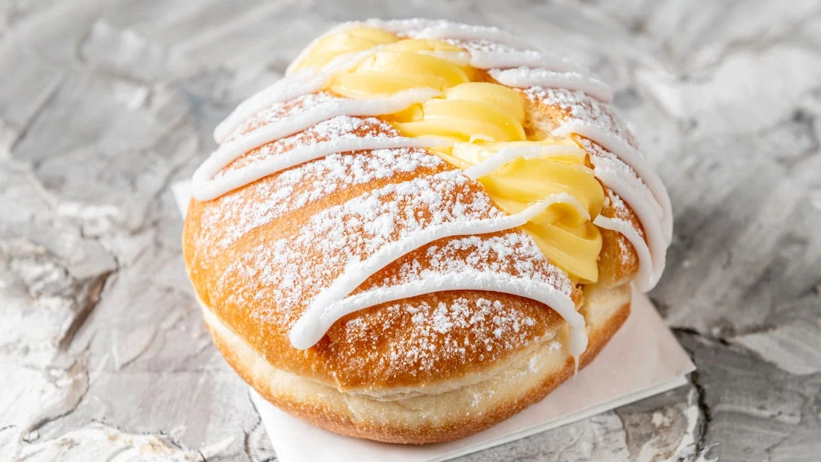 Highlights, Karl's Donuts
