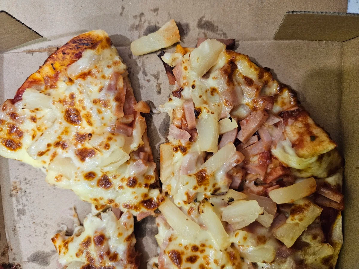 Highlights, Chizzos Pizzeria