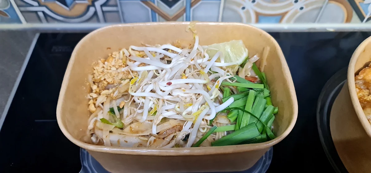 Pad Thai, Drunken Tiger