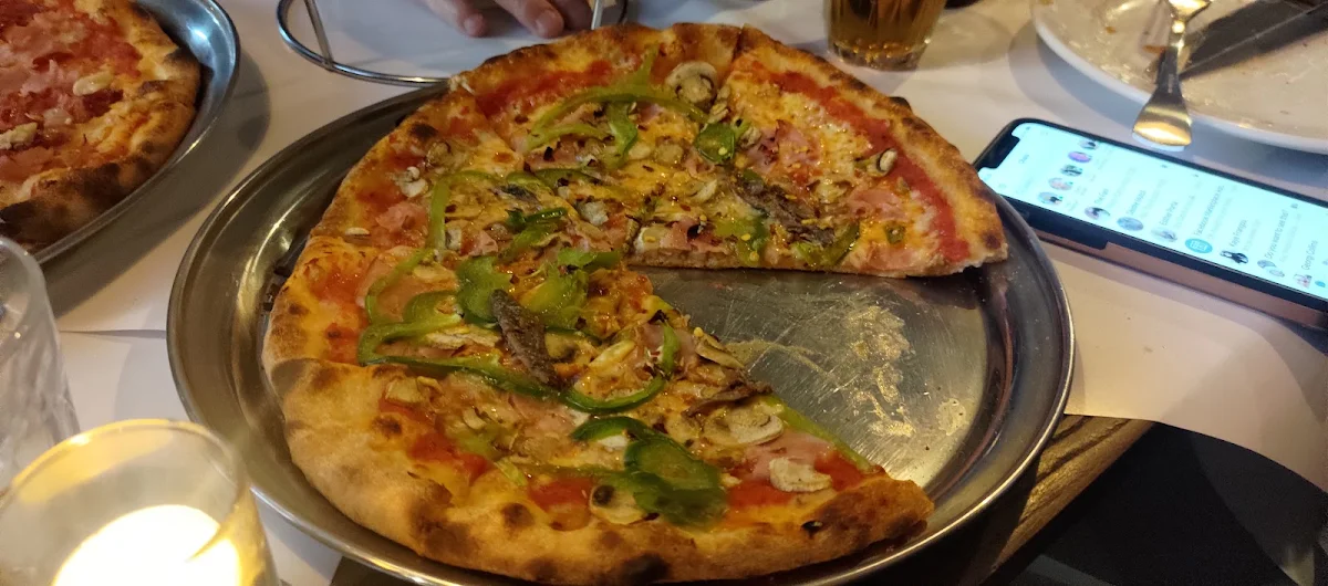 Willow Special Pizza, Queen Margherita Pizza Bentleigh East