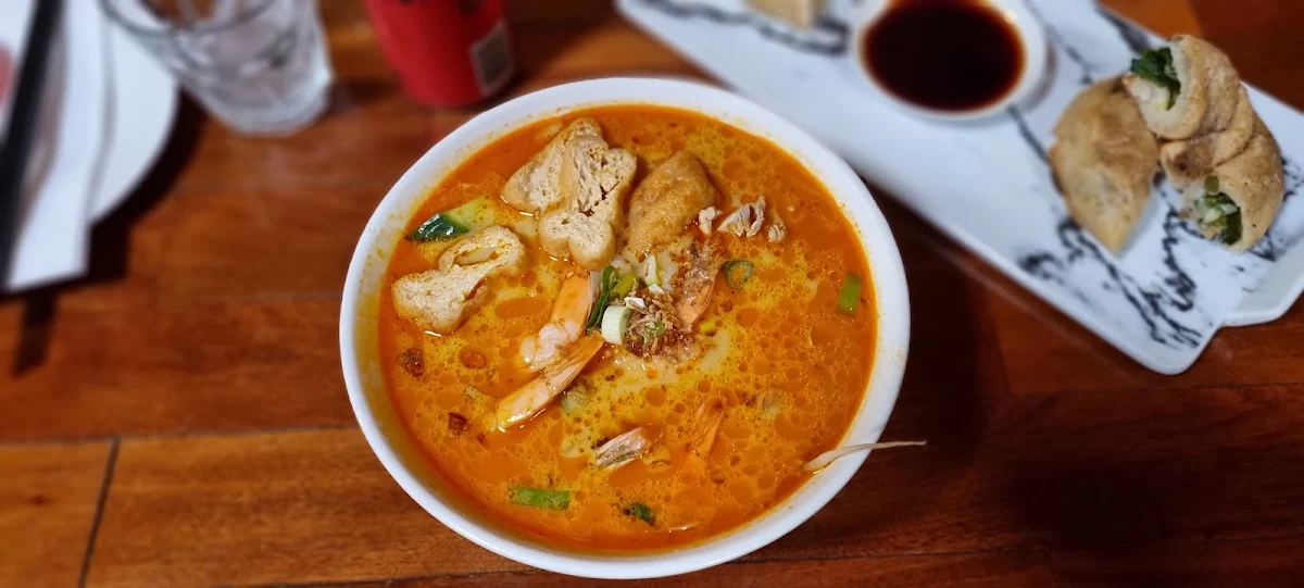 Highlights, Laksa House