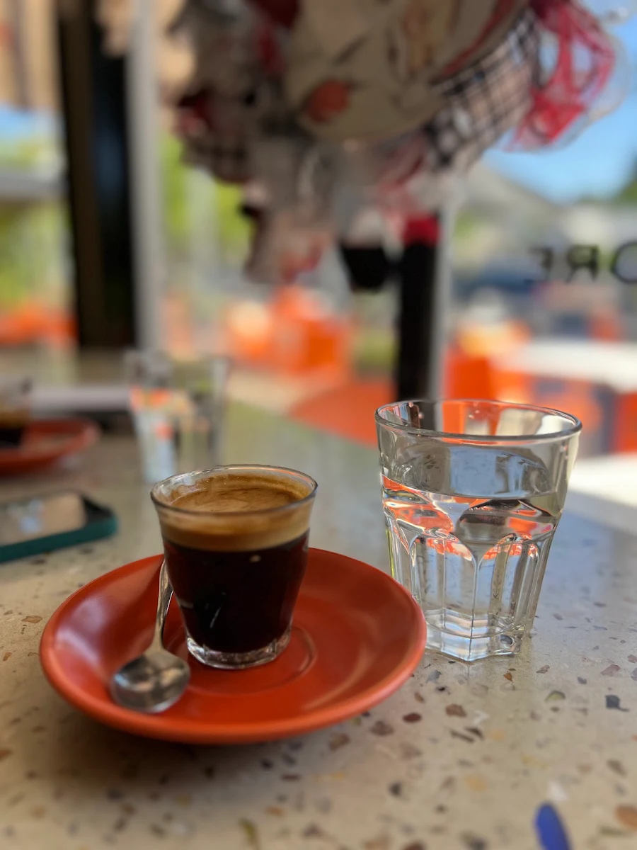 Espresso, Daughters at Hall