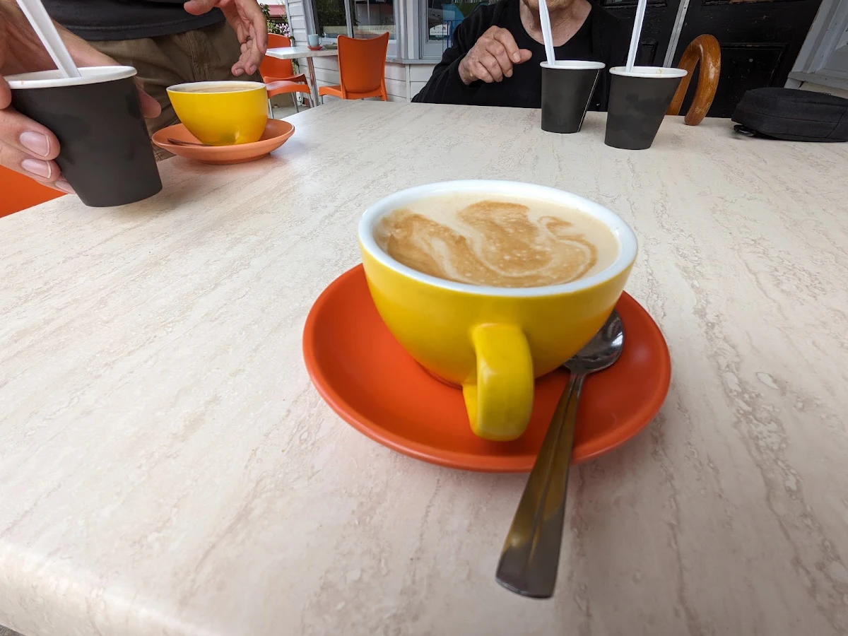 Flat White, Daughters at Hall
