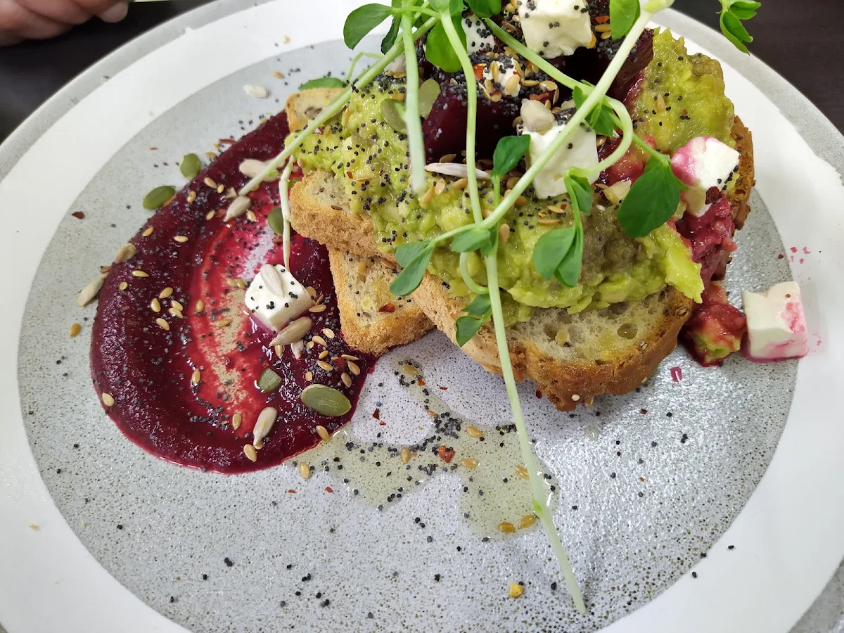Smashed Avocado, Daughters at Hall