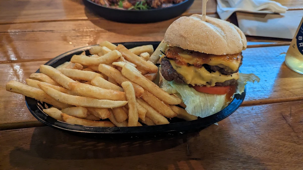 Beef Burger, Birdy Bar