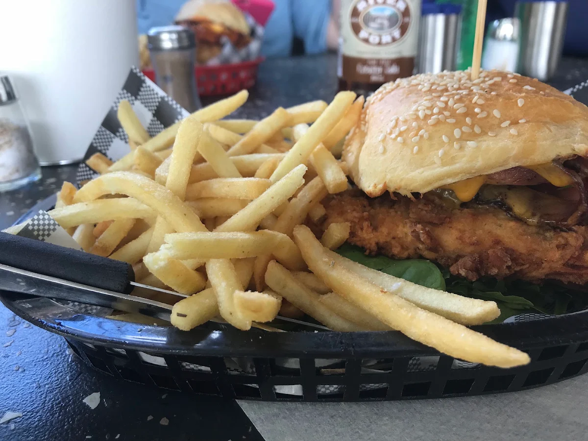 Birdy Fries, Birdy Bar