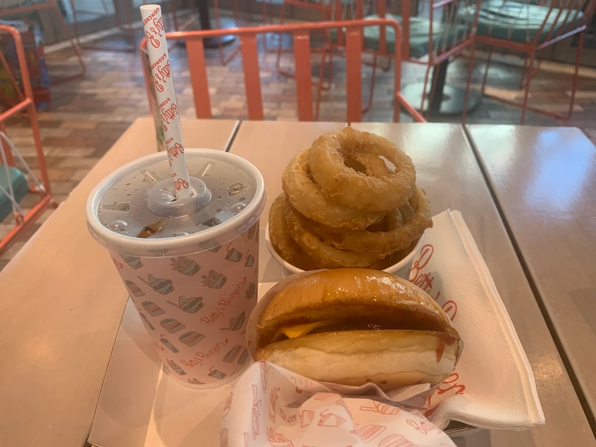 Cheeseburger Combo, Betty's Burgers