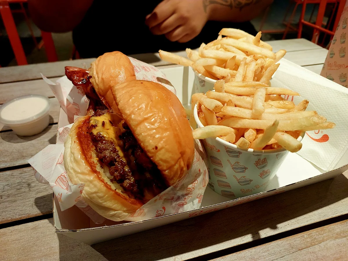 Double Cheeseburger, Betty's Burgers