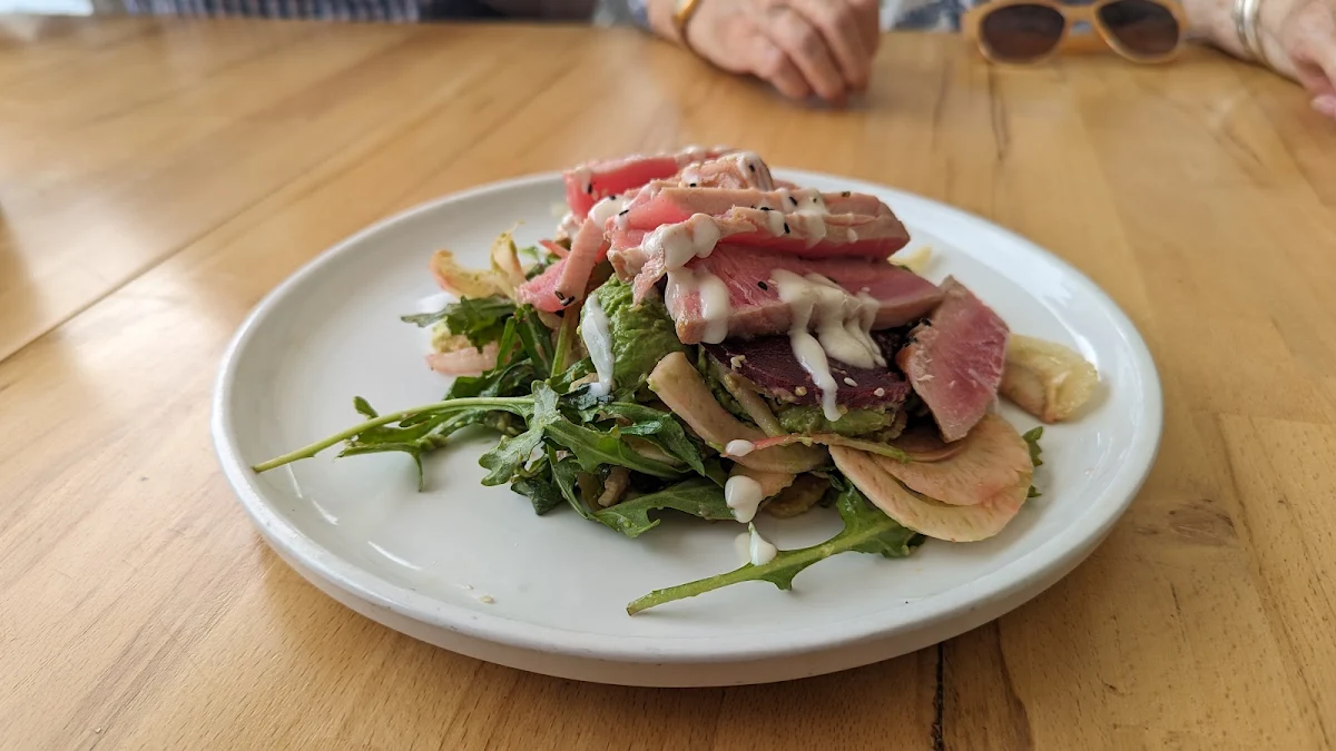 Seared Tuna Salad