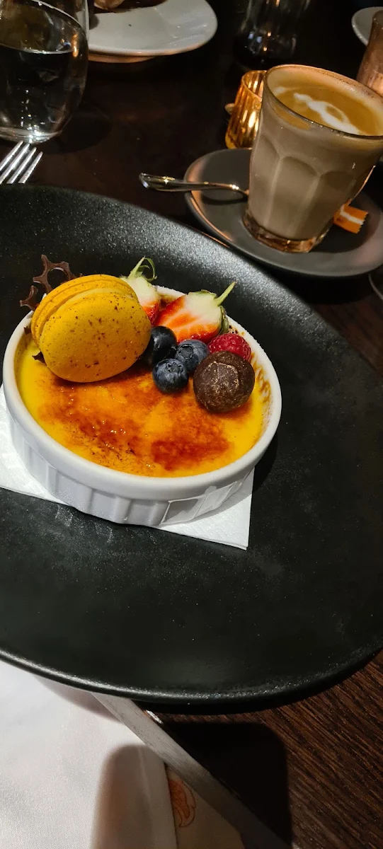 Creme Brullee, Lennons Restaurant & Bar