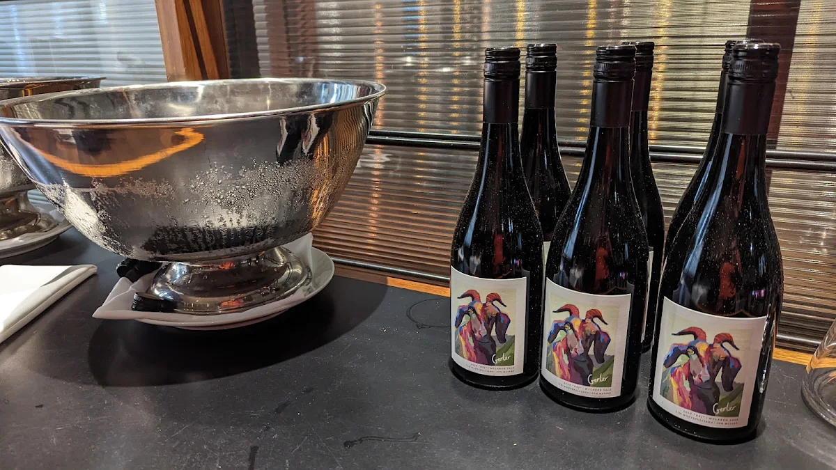 Wine, Lennons Restaurant & Bar