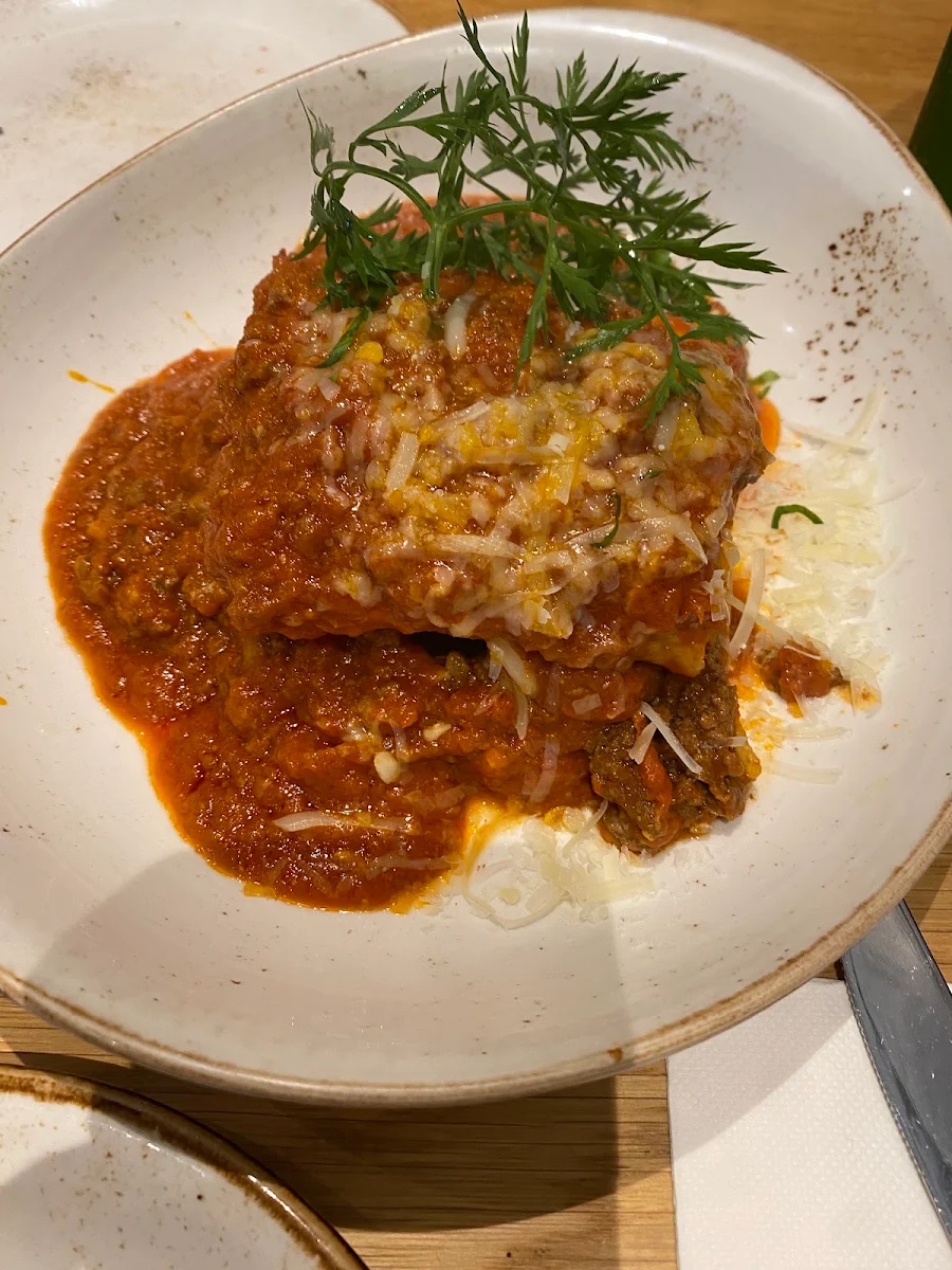 Lasagne, Giorgios Restaurant