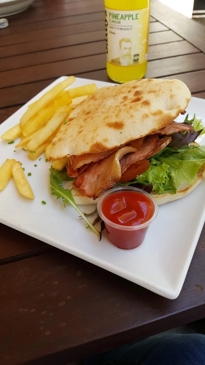 blt, Medowie Macadamias