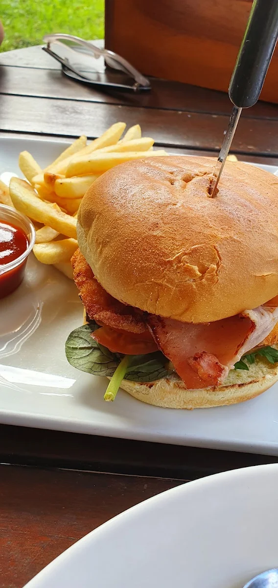 Chicken Burger, Medowie Macadamias