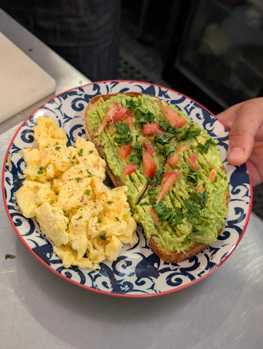 Avo Toast, Muskafé