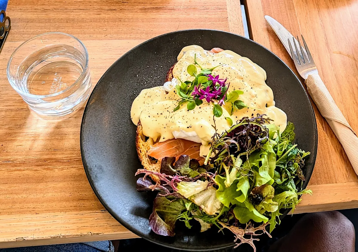 Eggs Benedict, Muskafé