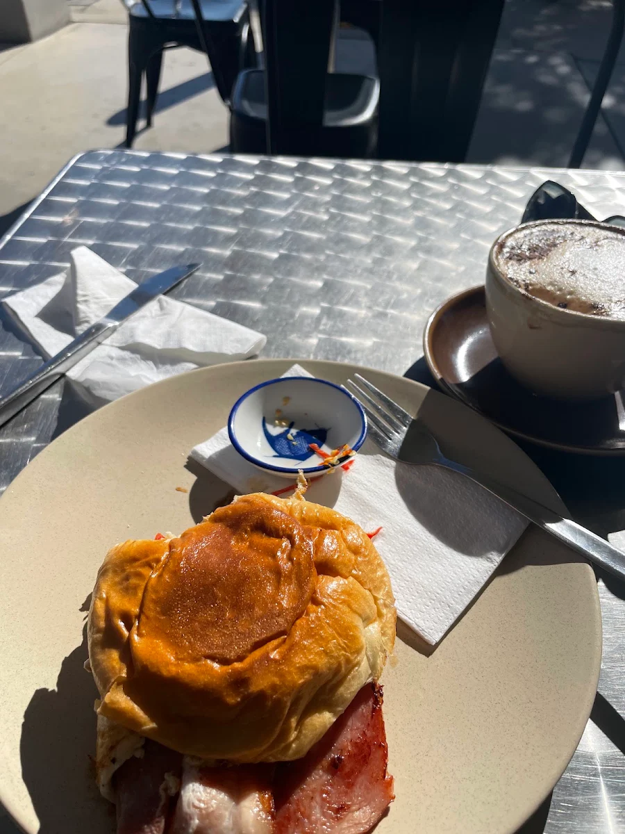 Highlights, Lemontree Cafe and Takeaway