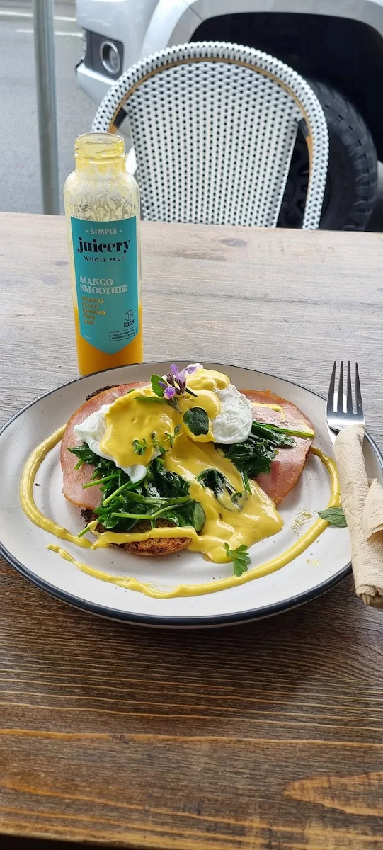 Eggs Benedict, The Pantry