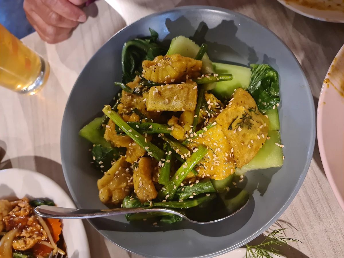 Curry Chicken, Hanoi Rose