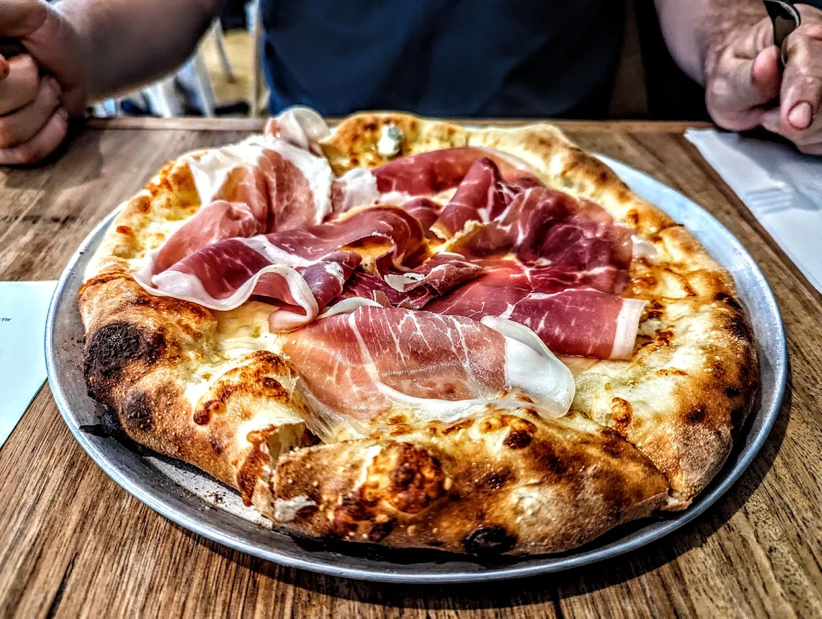 Formaggi Pizza with Prosciutto