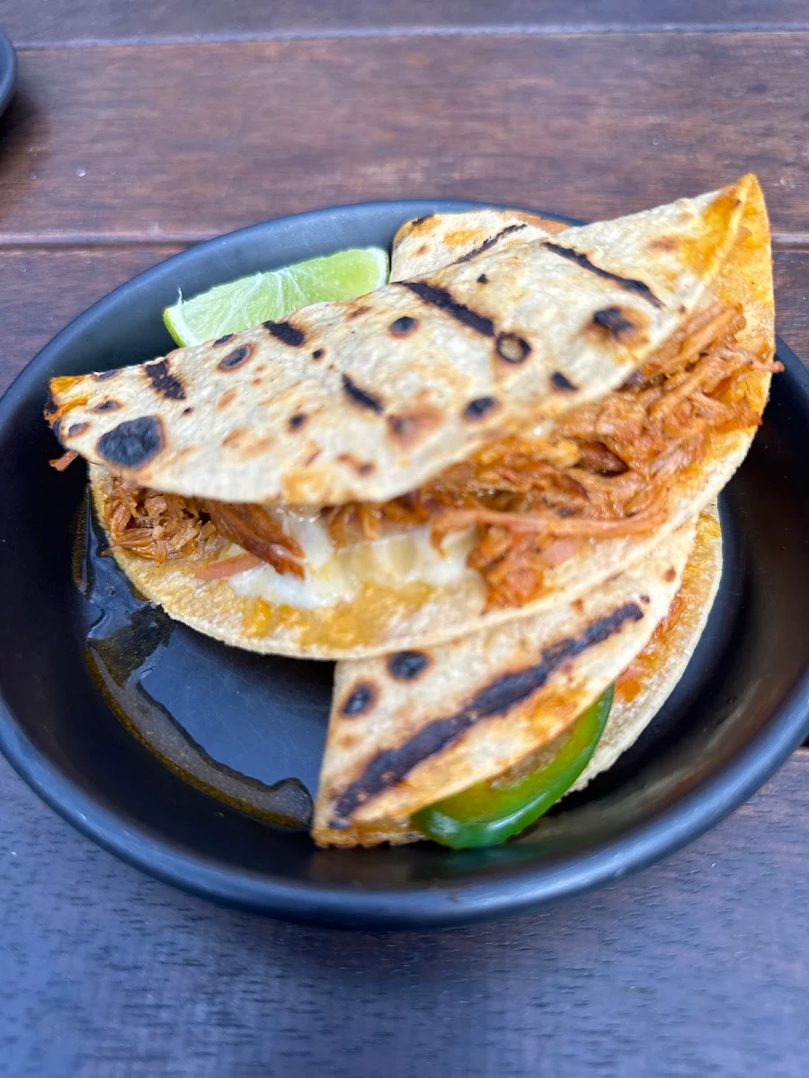 Quesadillas, Radio Mexico