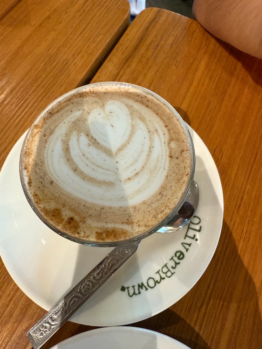 Flat White Coffee, Oliver Brown